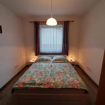 42 Féröhelyes Appartamento